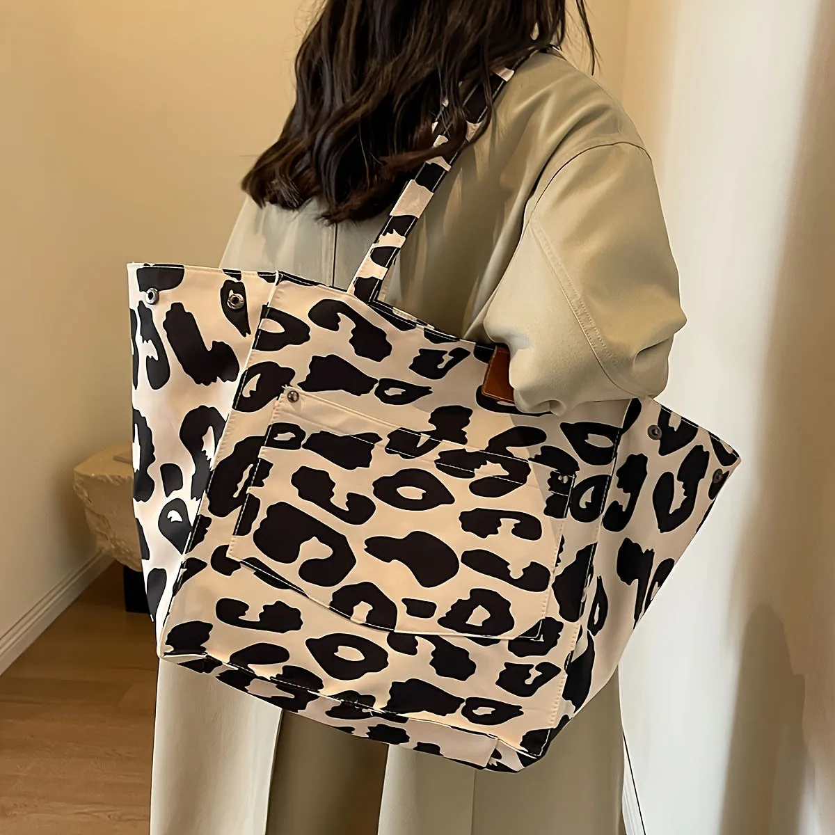 Uakiss Chic Leopard Print Tote Bag for Women - Spacious & Lightweight Oxford Fabric Shoulder Handbag with Phone Pocket, Perfect for Everyday Use