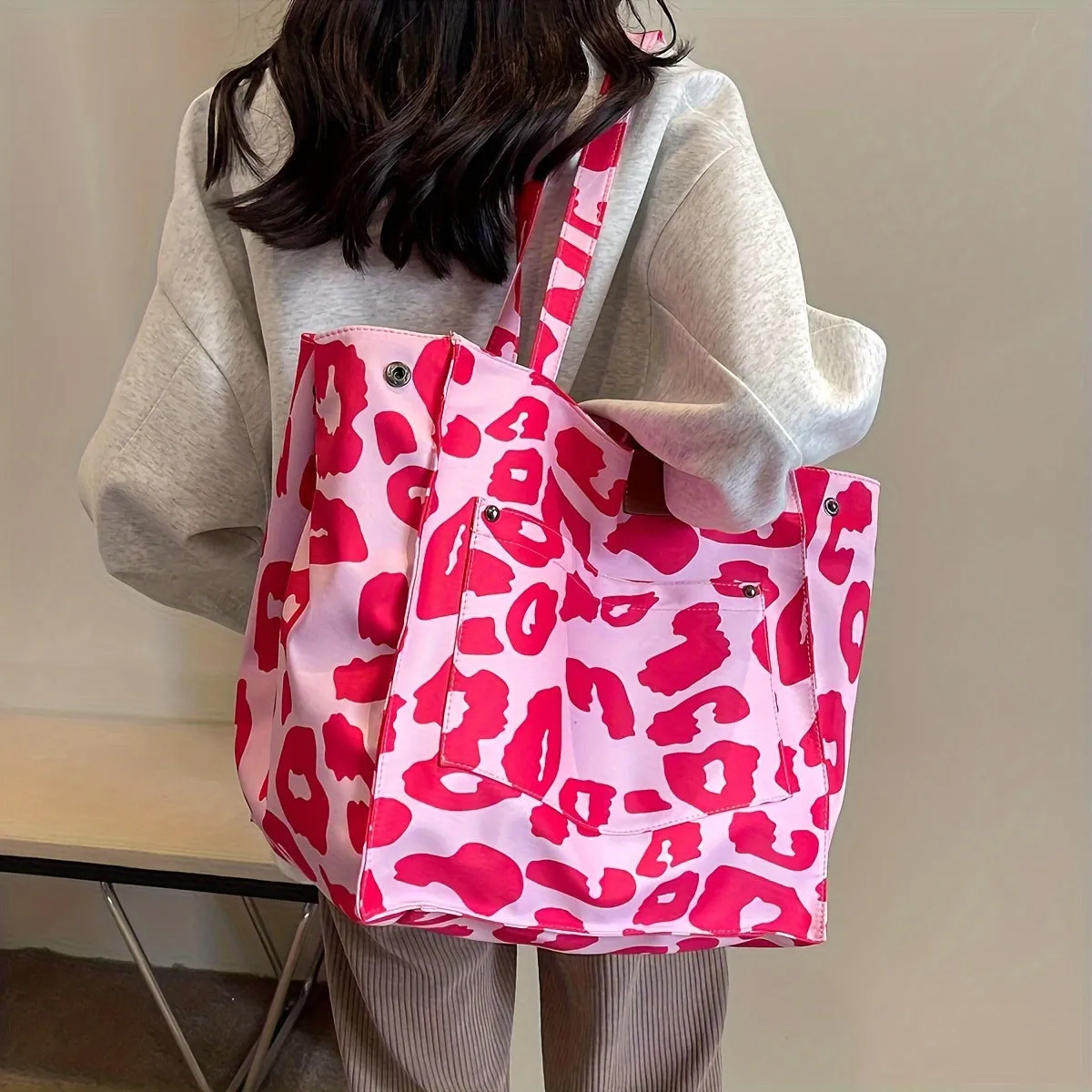 Uakiss Chic Leopard Print Tote Bag for Women - Spacious & Lightweight Oxford Fabric Shoulder Handbag with Phone Pocket, Perfect for Everyday Use