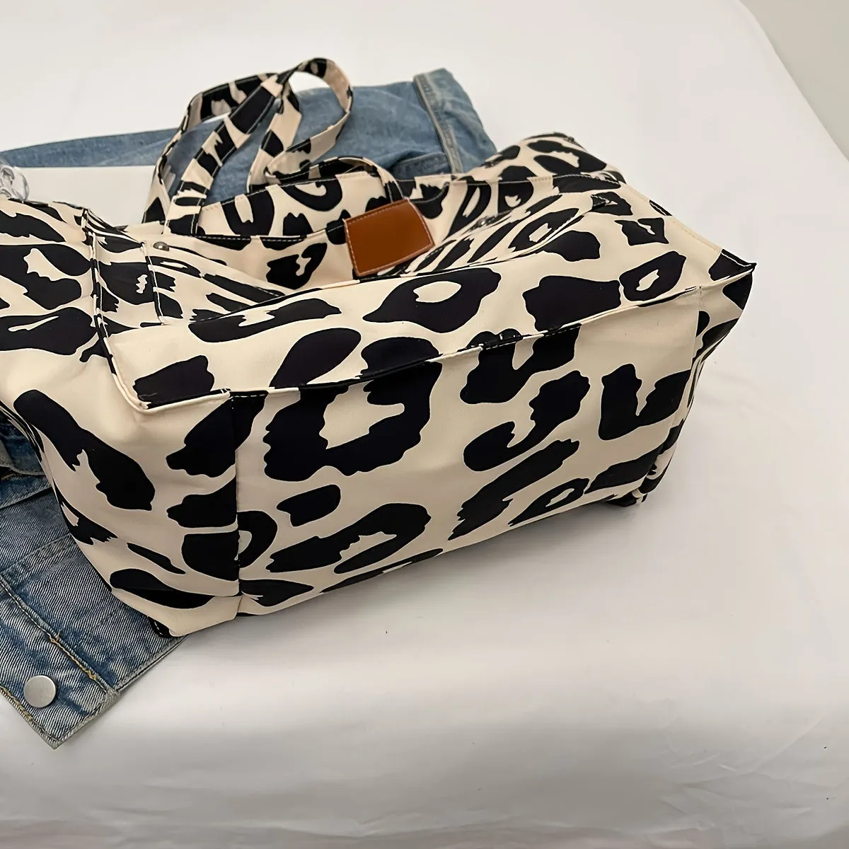 Uakiss Chic Leopard Print Tote Bag for Women - Spacious & Lightweight Oxford Fabric Shoulder Handbag with Phone Pocket, Perfect for Everyday Use
